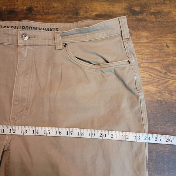 Duluth Trading Co Khakis Mens 40x32 Measures 40x31 Flex Ballroom Relaxed Fit - Picture 9 of 12
